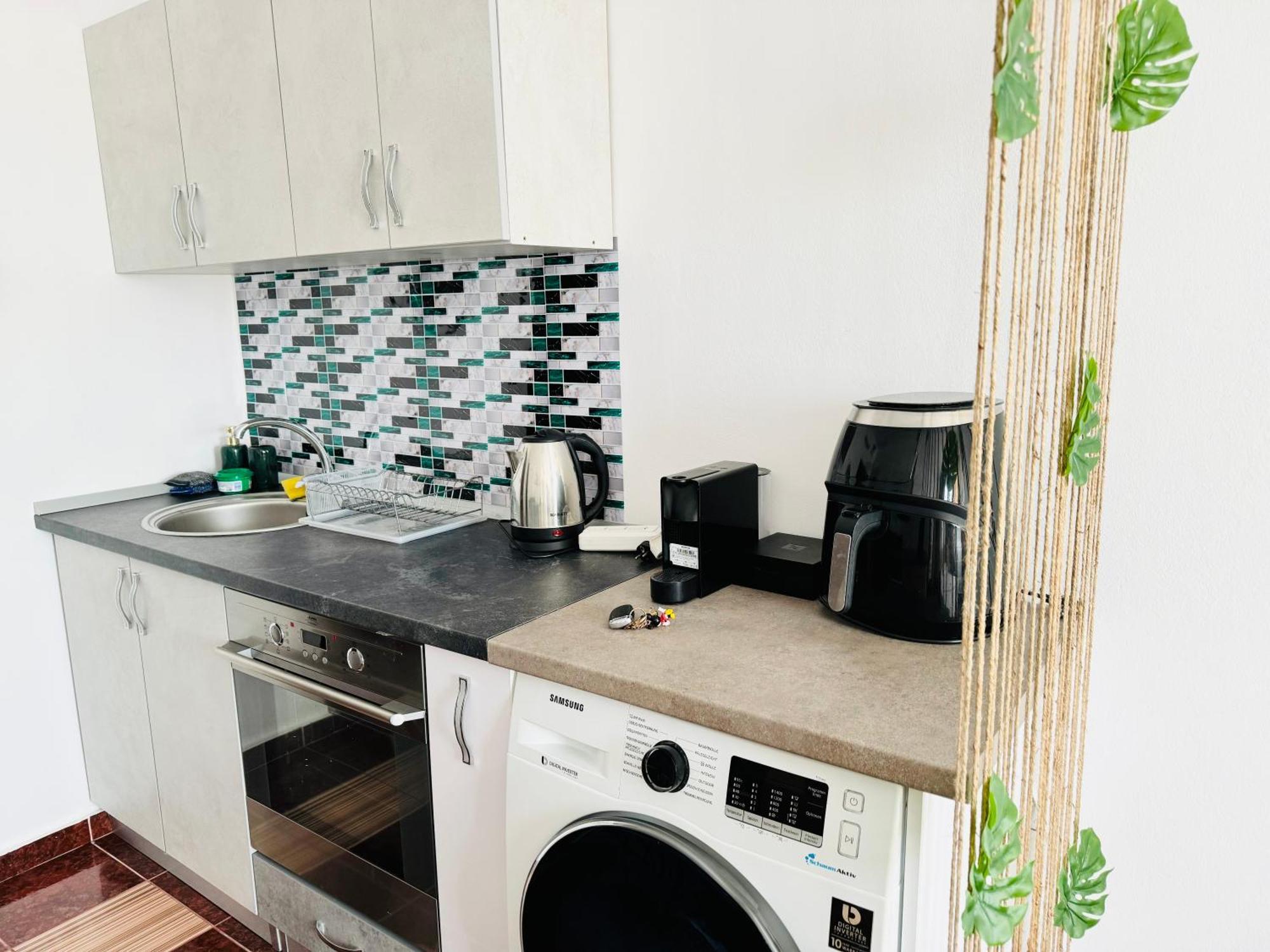 Garsoniera Saturn Apartment มันกาเลีย ภายนอก รูปภาพ