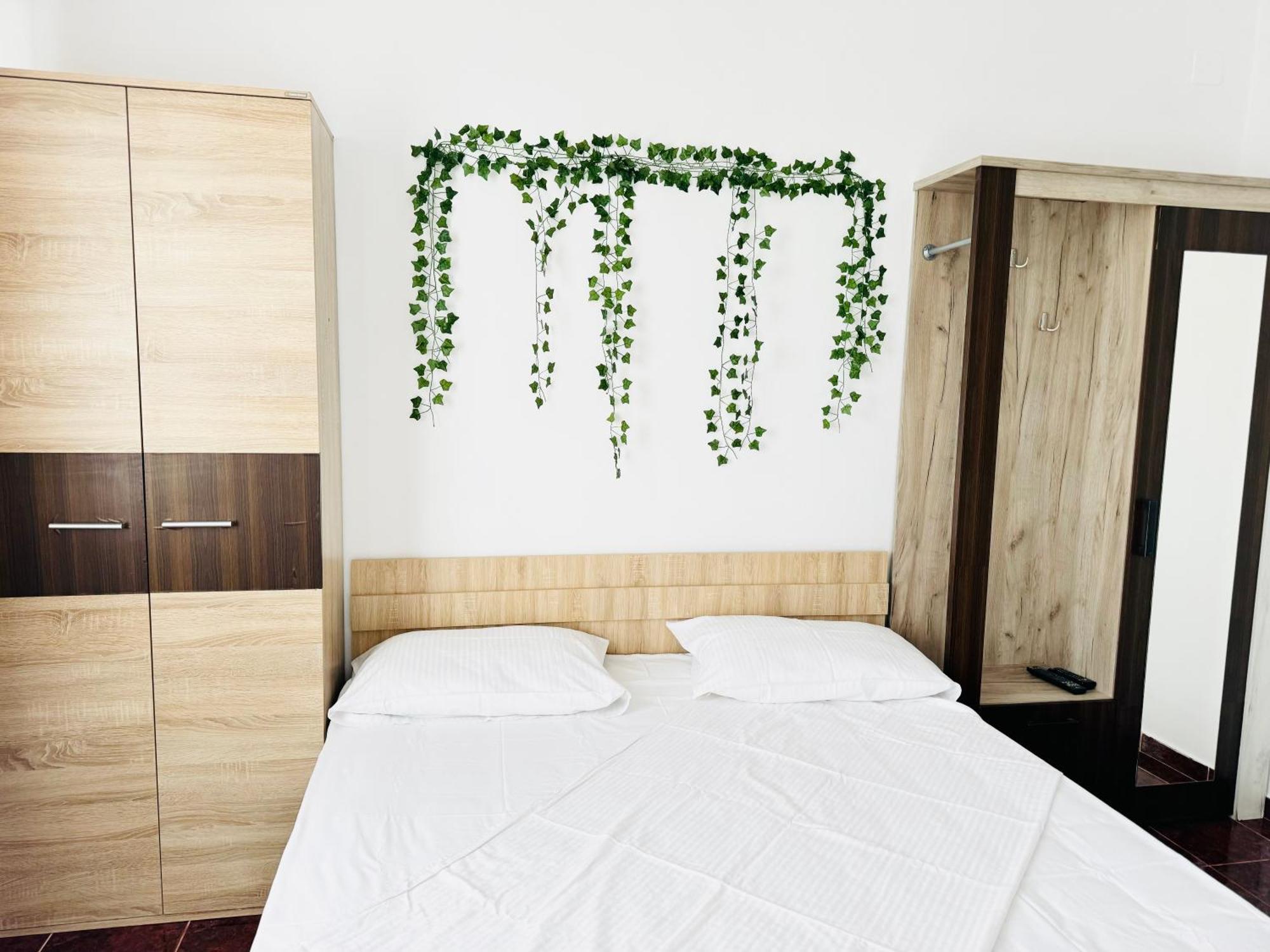 Garsoniera Saturn Apartment มันกาเลีย ภายนอก รูปภาพ