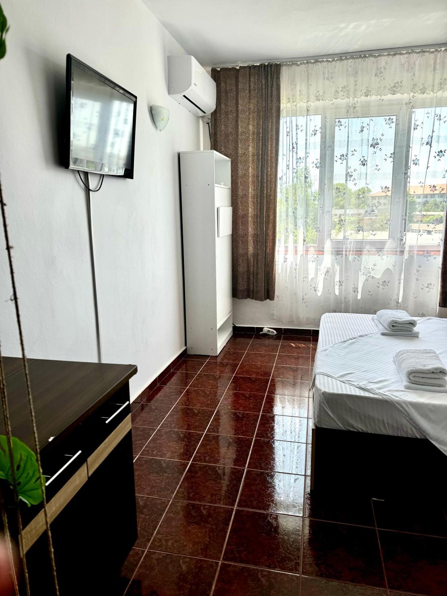 Garsoniera Saturn Apartment มันกาเลีย ภายนอก รูปภาพ