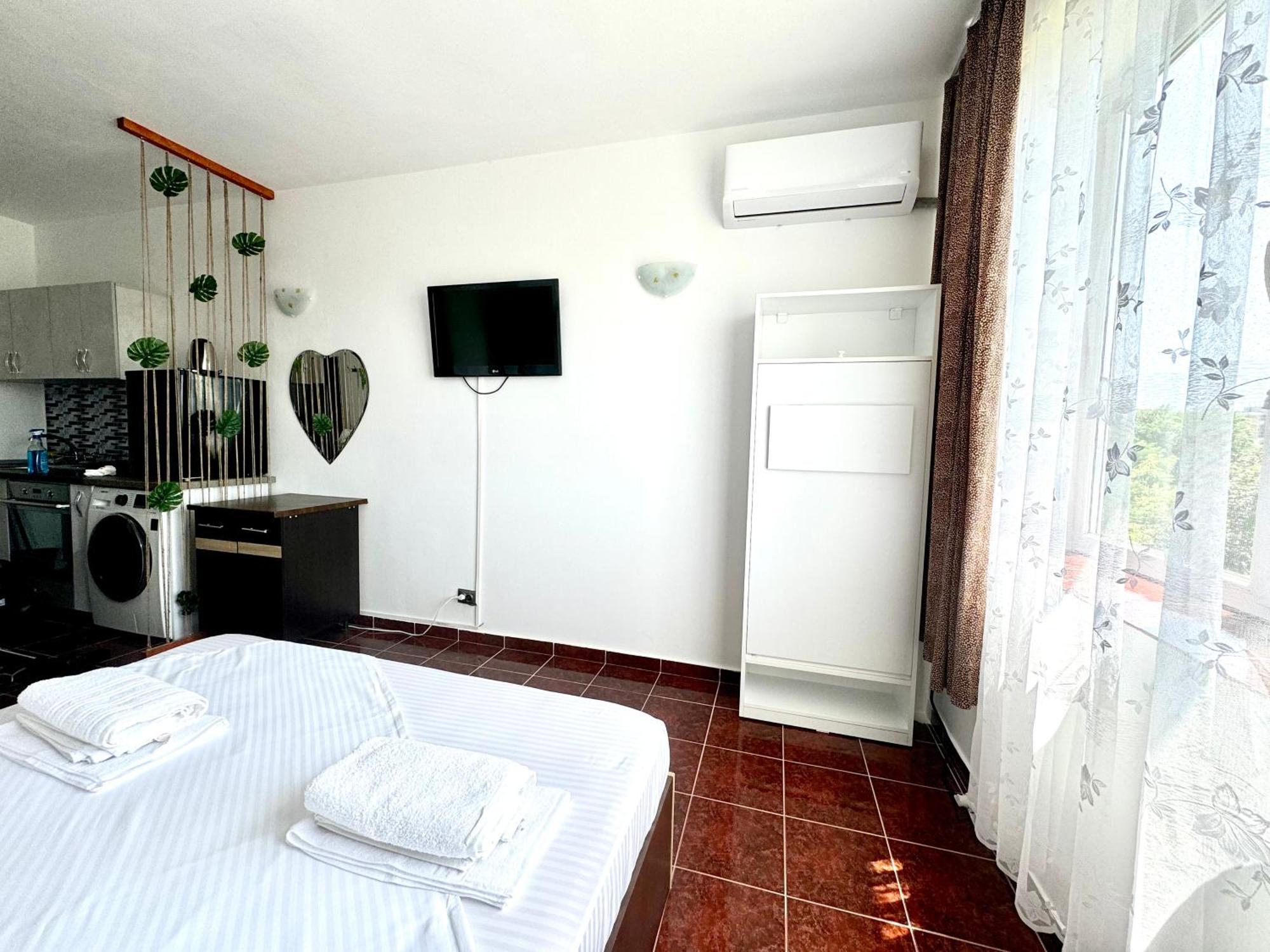 Garsoniera Saturn Apartment มันกาเลีย ภายนอก รูปภาพ